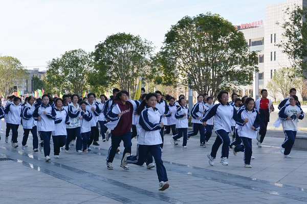 2023年11月6日，安材学校组织开展消防安全演练暨国旗下讲话活动3.jpg